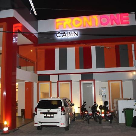 Front One Cabin Malioboro Jogja 요그야카르타 외부 사진