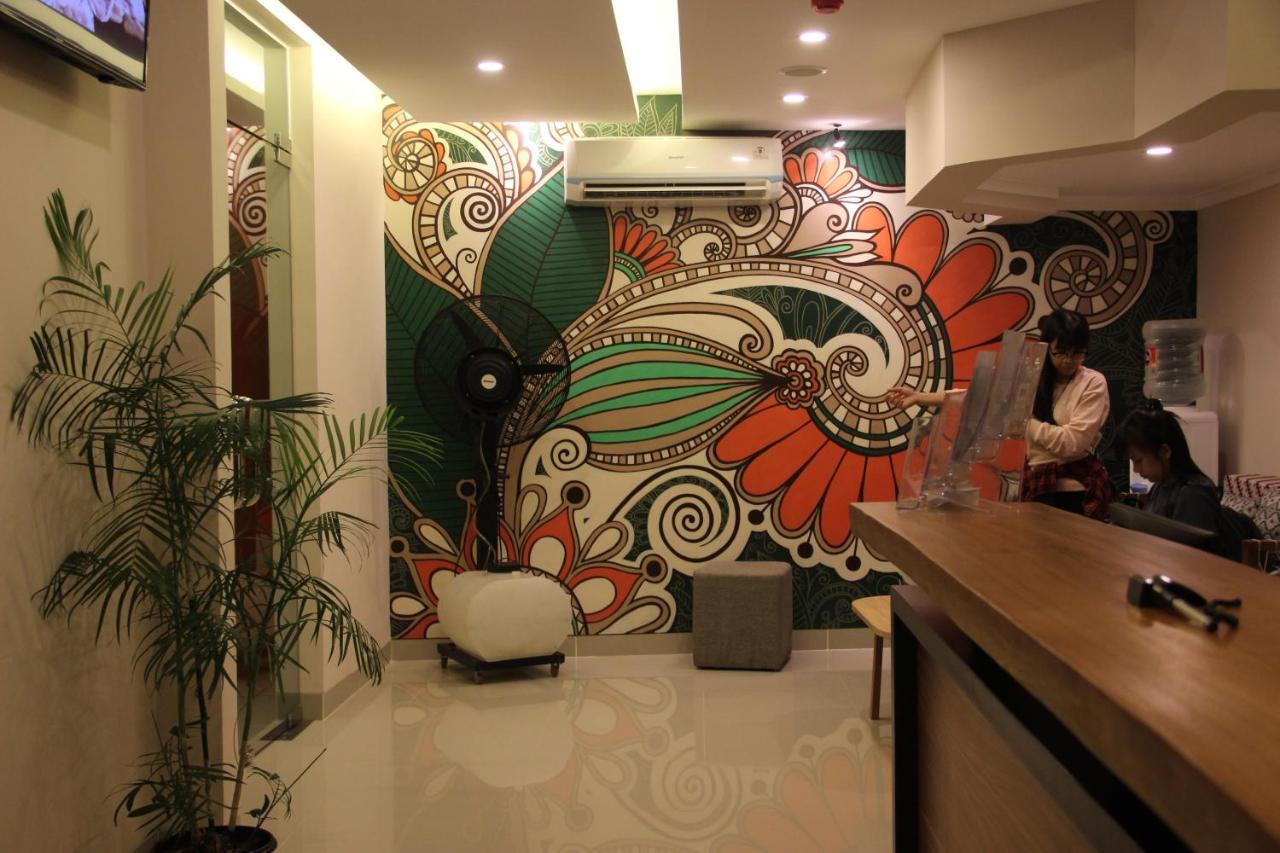 Front One Cabin Malioboro Jogja 요그야카르타 외부 사진