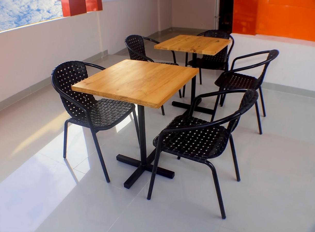 Front One Cabin Malioboro Jogja 요그야카르타 외부 사진
