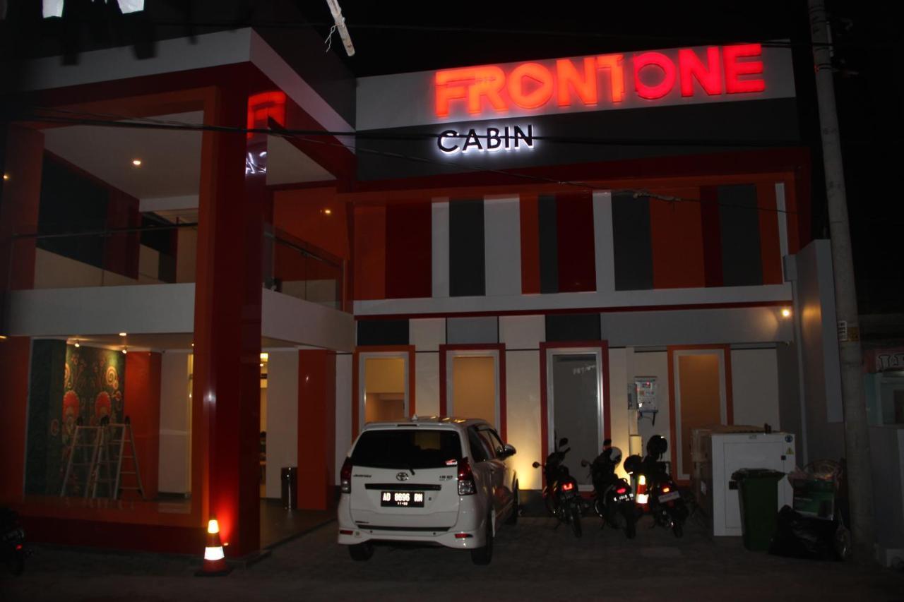 Front One Cabin Malioboro Jogja 요그야카르타 외부 사진
